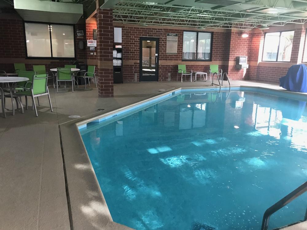 Holiday Inn Express Naperville By Ihg Dış mekan fotoğraf