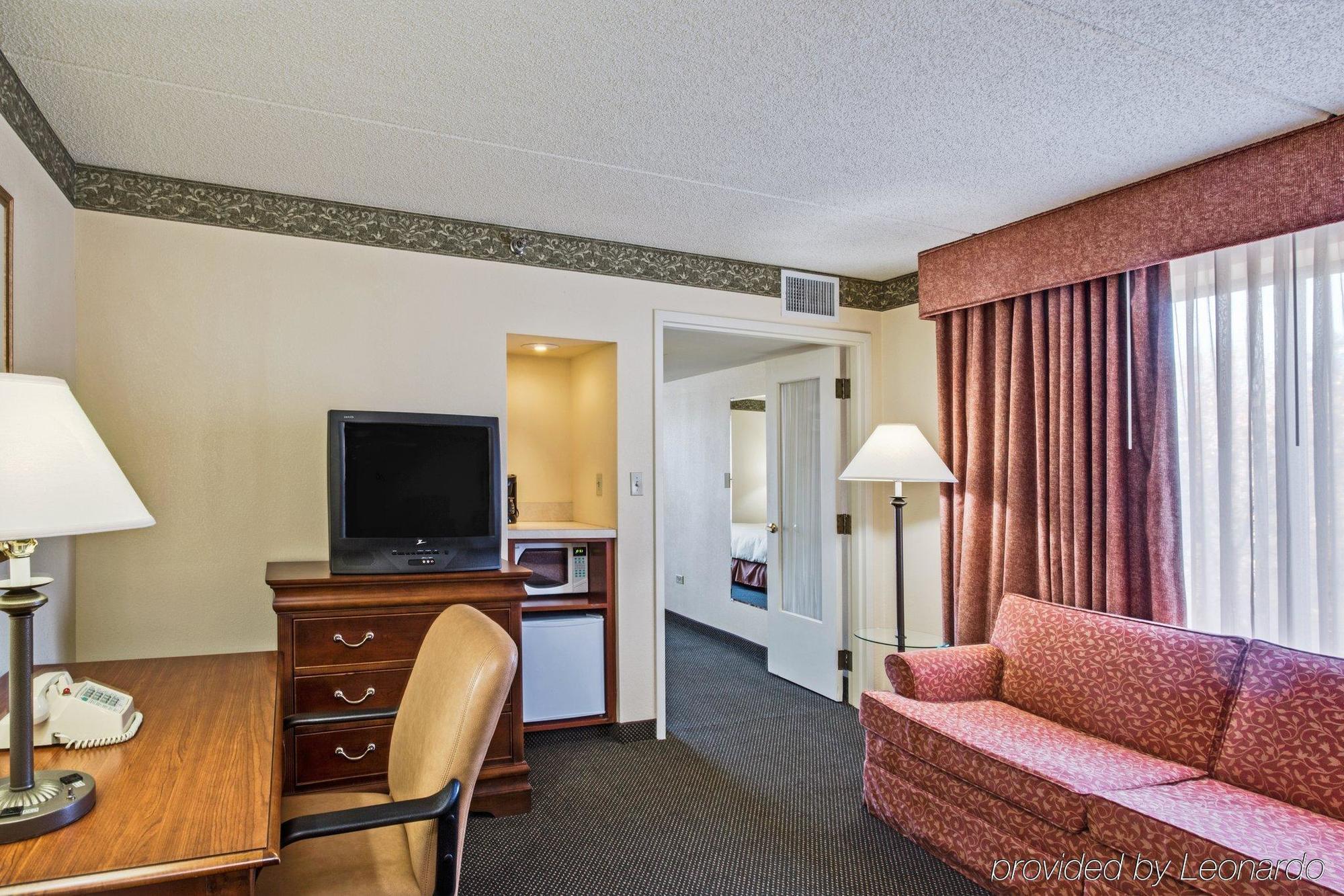 Holiday Inn Express Naperville By Ihg Oda fotoğraf